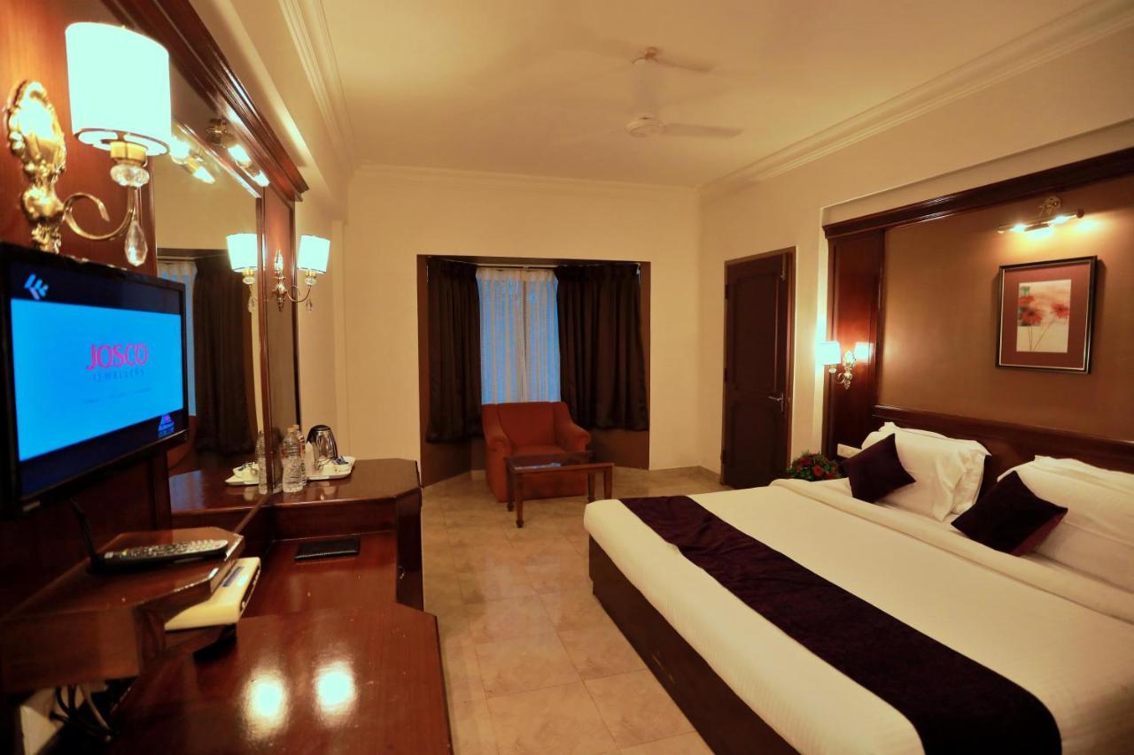 Hotel Edassery Mansion Kochi ภายนอก รูปภาพ